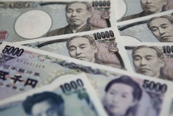 Yaponiya Bankının son qərarı ardından yen 34 ilin minimumuna düşüb – 1 dollar=156 yen!