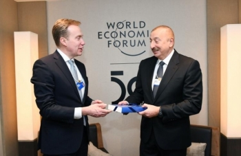 İlham Əliyev Davos İqtisadi Forumunun - PREZİDENTİ İLƏ GÖRÜŞÜB | FED.az